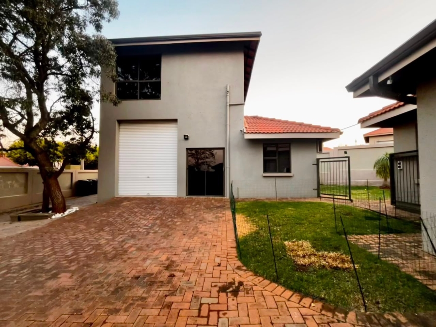 4 Bedroom Property for Sale in Boschdal North West